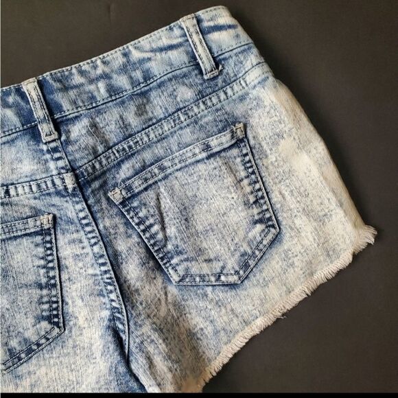 Tinseltown Jean Cutoff Shorts With Lace details - Picture 8 of 8